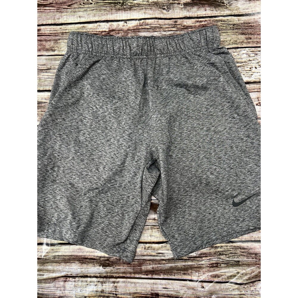 Nike Dri-Fit Gray Shorts With Pockets Men’s Size Small In EUC